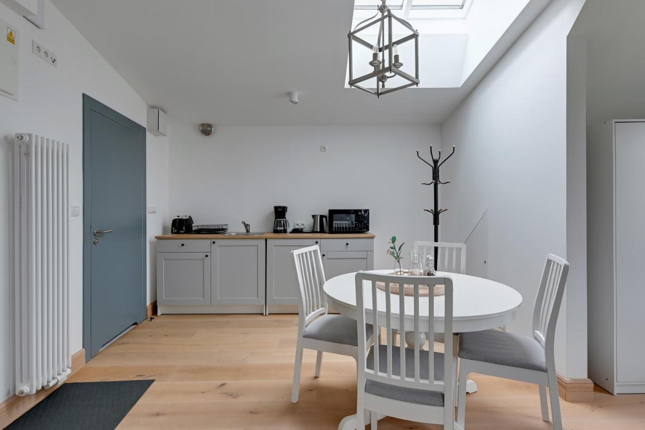 Historical Townhouse By Blue Mandarin Apartment Гданск Екстериор снимка