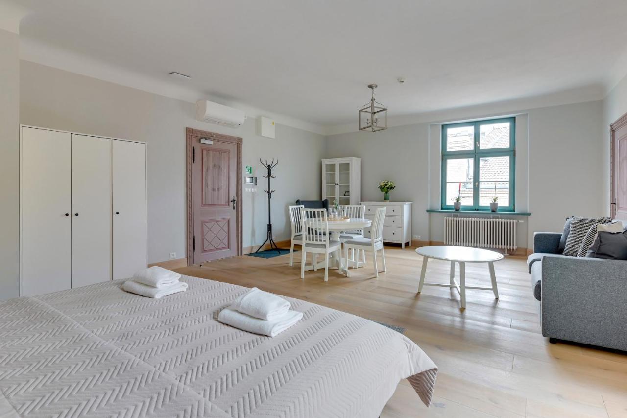 Historical Townhouse By Blue Mandarin Apartment Гданск Екстериор снимка