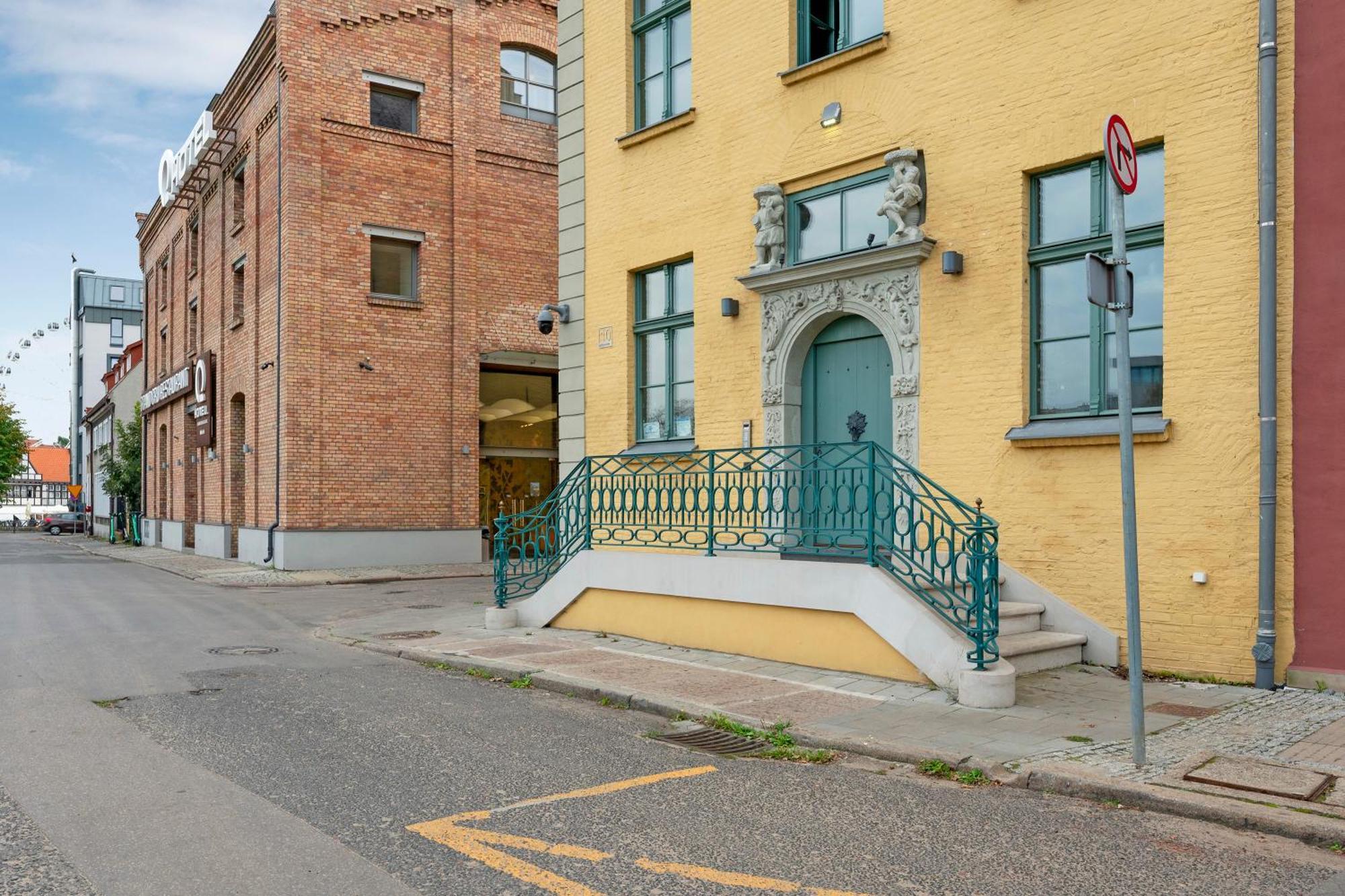 Historical Townhouse By Blue Mandarin Apartment Гданск Екстериор снимка